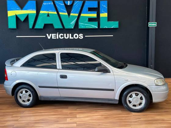 CHEVROLET ASTRA 1.8 MPFI GL 8V GASOLINA 2P MANUAL CHEVROLET ASTRA 1.8 MPFI GL 8V GASOLINA 2P MANUAL